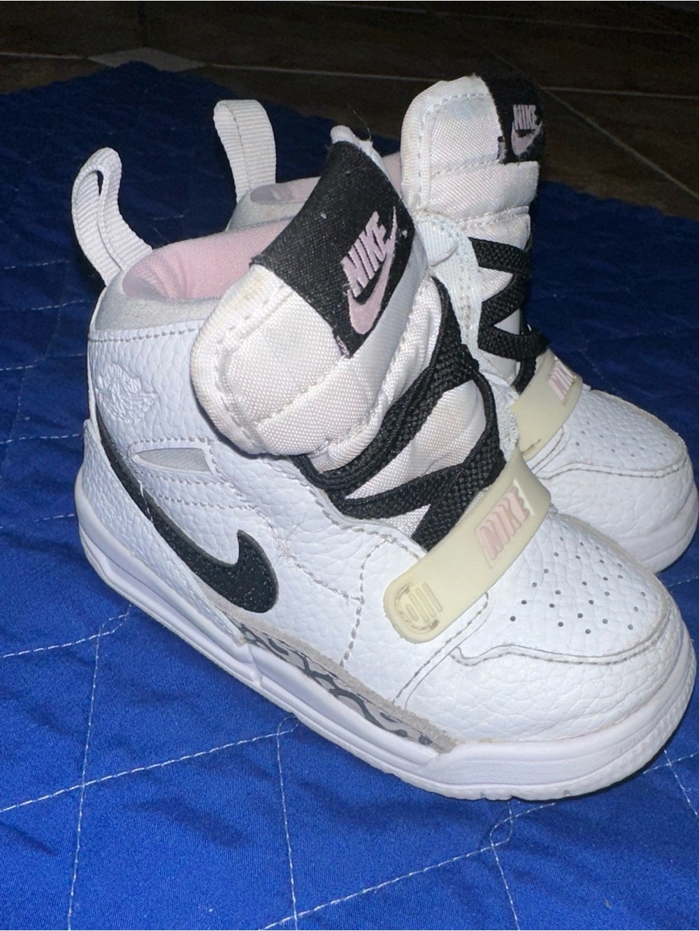 Nike Jordan Legacy B12 Size: 6c